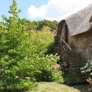 Appartement Dans Chaumiere De Caractere, Baud